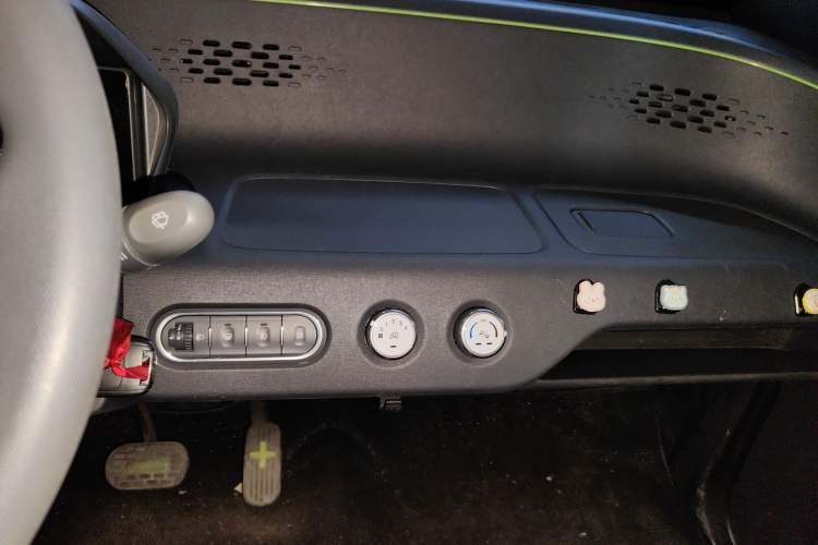 Used Baojun E100 2018 Intelligent Drive Edition Audio And AC Panel