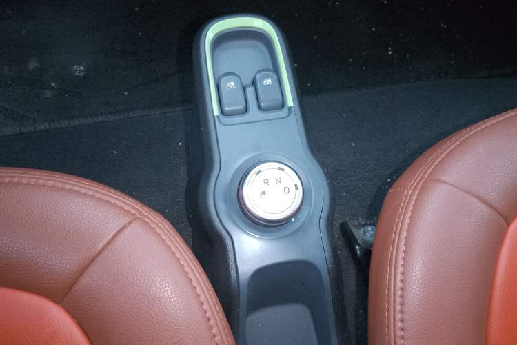 Used Baojun E100 2018 Intelligent Drive Edition Gear Lever