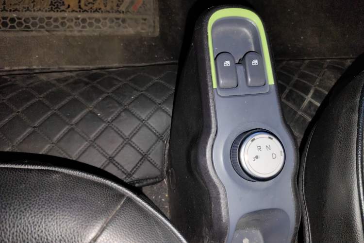 Used Baojun E100 2018 Intelligent Drive Edition Gear Lever