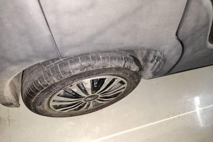 Used Baojun E100 2018 Intelligent Drive Edition Right Rear Wheel Hub