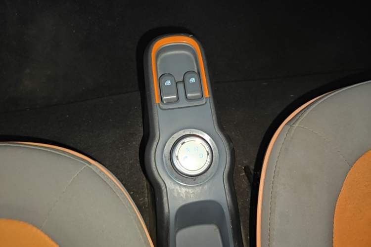 Used Baojun E100 2018 Intelligent Drive Edition Gear Lever