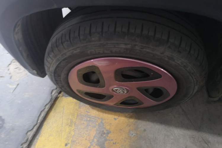Used Baojun E100 2018 Intelligent Drive Edition Left Front Wheel Hub