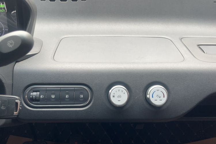 Used Baojun E100 2018 Intelligent Drive Edition Interior 4