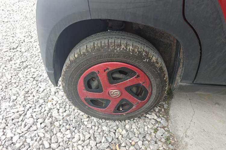 Used Baojun E100 2018 Intelligent Drive Edition Right Rear Wheel Hub