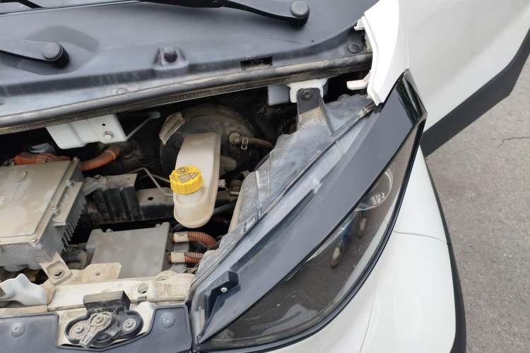 Used Baojun E100 2018 Intelligent Drive Edition Engine Bay Left