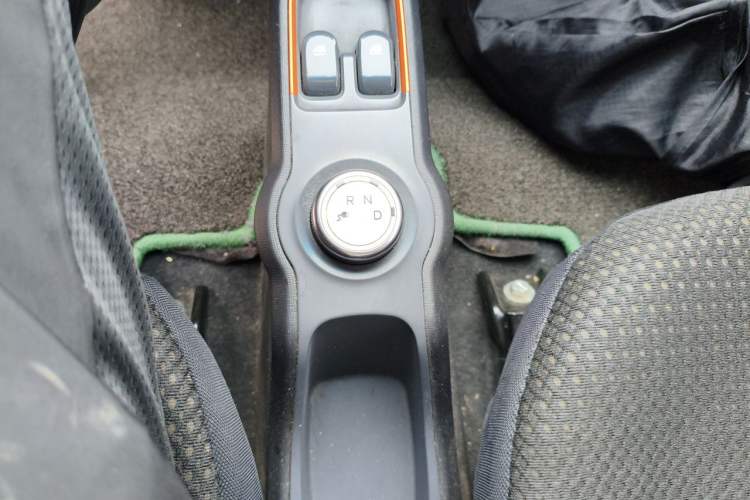 Used Baojun E100 2018 Intelligent Drive Edition Gear Lever