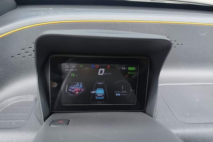 Used Baojun E100 2019 250KM Smart Drive Edition Audio And AC Panel