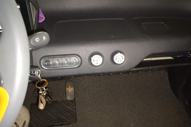 Used Baojun E100 2019 250KM Smart Drive Edition Audio And AC Panel