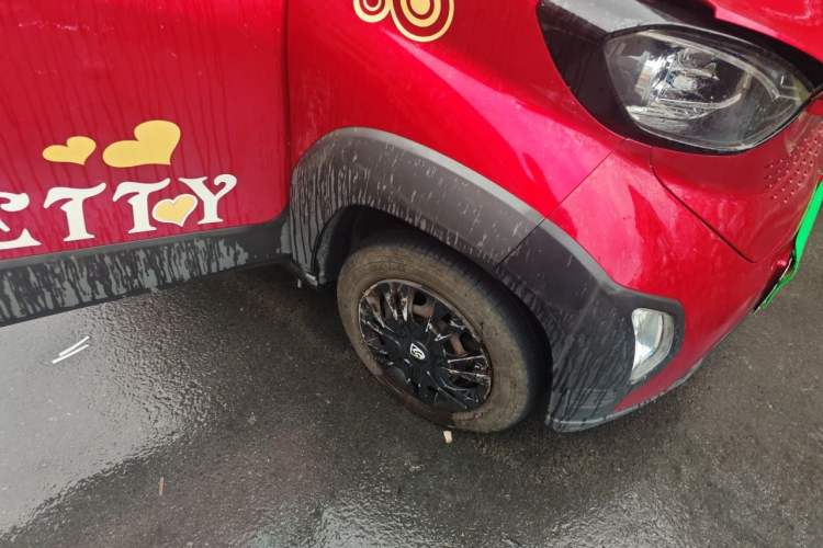 Used Baojun E100 2019 250KM Smart Drive Edition Right Front Wheel Hub