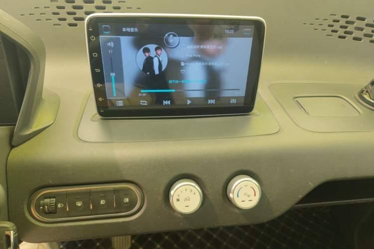 Used Baojun E100 2019 250KM Smart Drive Edition Audio And AC Panel