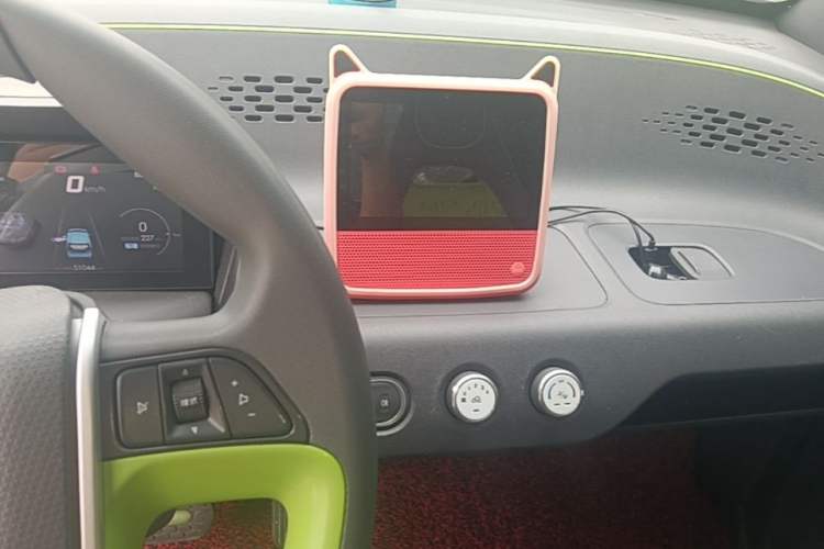 Used Baojun E100 2019 250KM Smart Drive Edition Audio And AC Panel