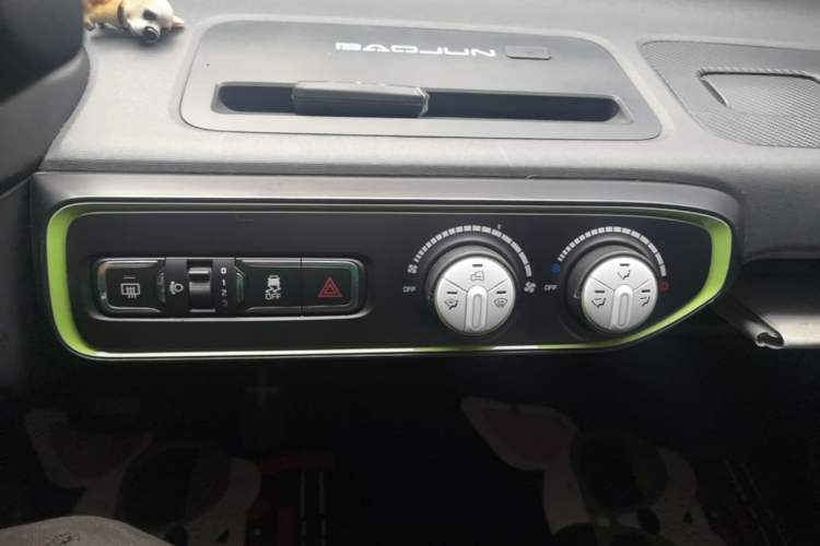 Used Baojun E100 2019 250KM Smart Enjoyment Version Audio And AC Panel