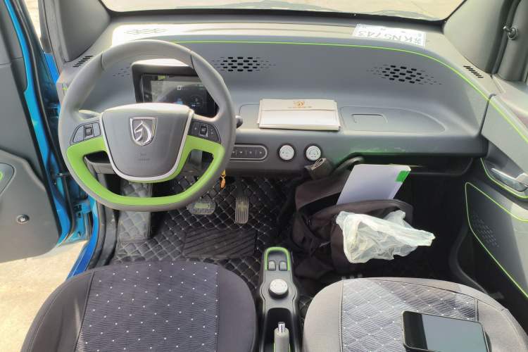 Used Baojun E100 2019 250KM Smart Drive Edition Audio And AC Panel