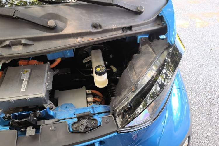 Used Baojun E100 2019 250KM Smart Drive Edition Engine Bay Left
