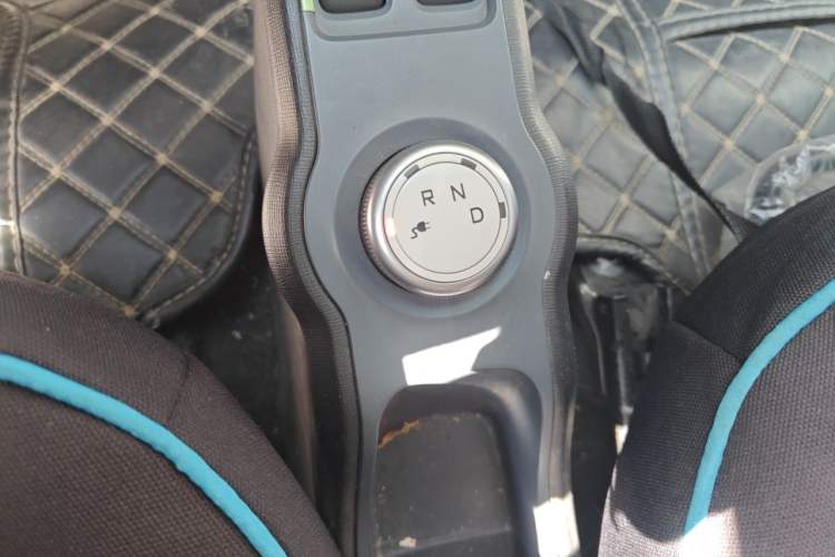 Used Baojun E100 2019 250KM Smart Drive Edition Gear Lever