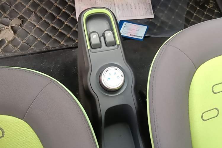 Used Baojun E100 2019 250KM Smart Drive Edition Gear Lever