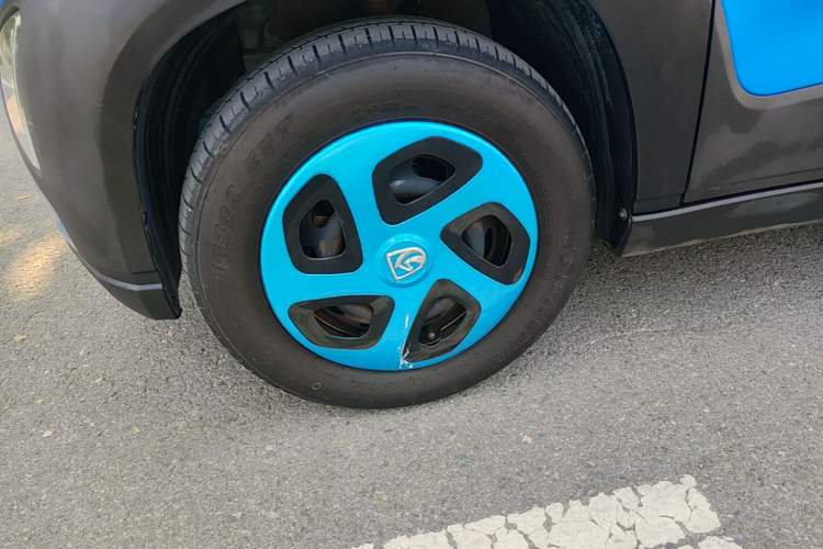 Used Baojun E100 2019 250KM Smart Enjoyment Version Left Front Wheel Hub
