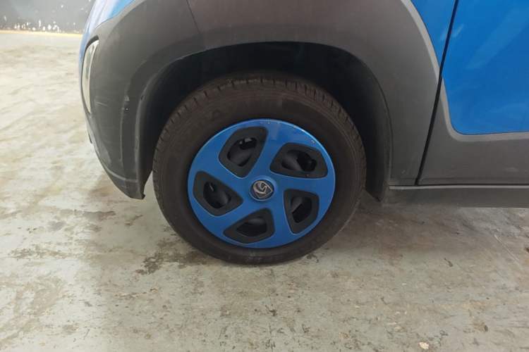 Used Baojun E100 2019 250KM Smart Drive Edition Left Front Wheel Hub