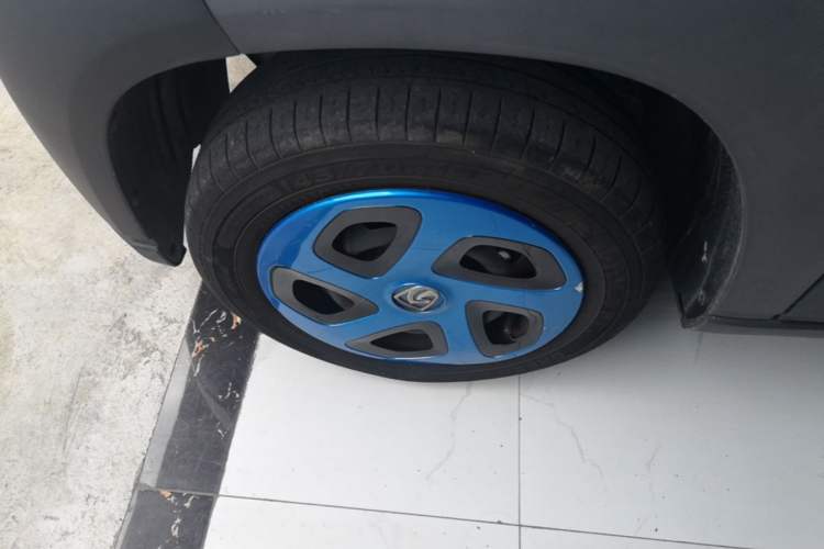 Used Baojun E100 2019 250KM Smart Drive Edition Left Front Wheel Hub