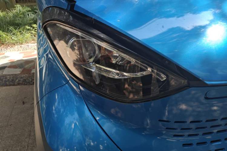 Used Baojun E100 2019 250KM Smart Drive Edition Right Front Headlight