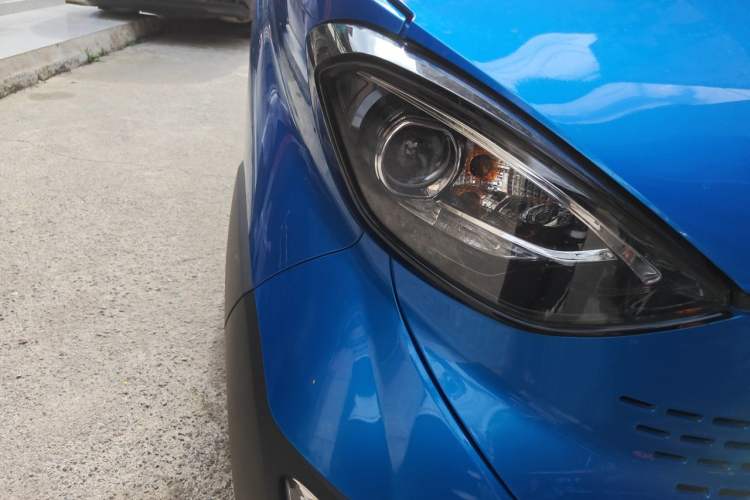 Used Baojun E100 2019 250KM Smart Drive Edition Right Front Headlight