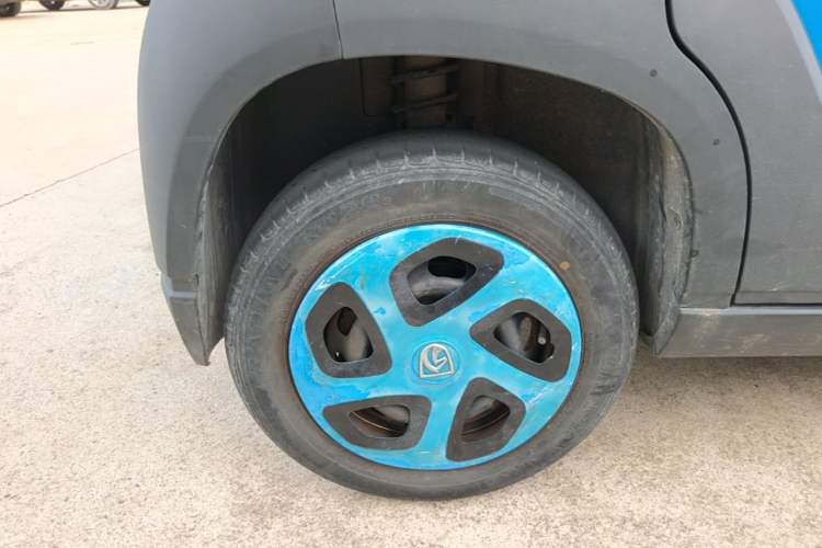 Used Baojun E100 2019 250KM Smart Drive Edition Right Rear Wheel Hub
