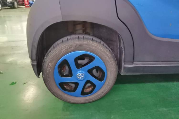 Used Baojun E100 2019 250KM Smart Drive Edition Right Rear Wheel Hub
