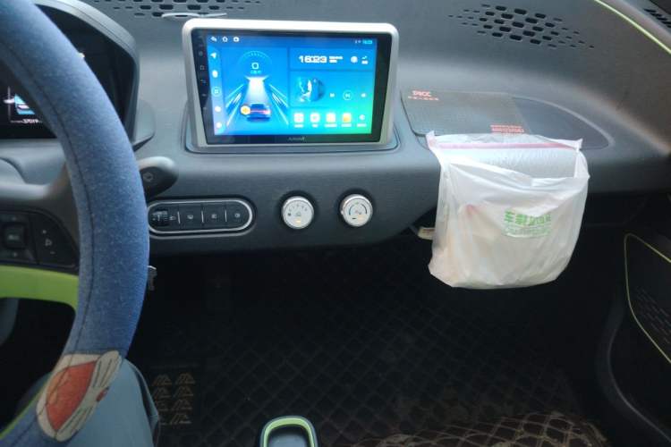 Used Baojun E100 2019 250KM Smart Drive Edition Audio And AC Panel