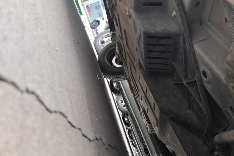 Used Baojun E100 2019 250KM Smart Drive Edition Chassis Front Right