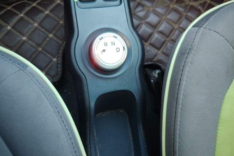 Used Baojun E100 2019 250KM Smart Drive Edition Gear Lever