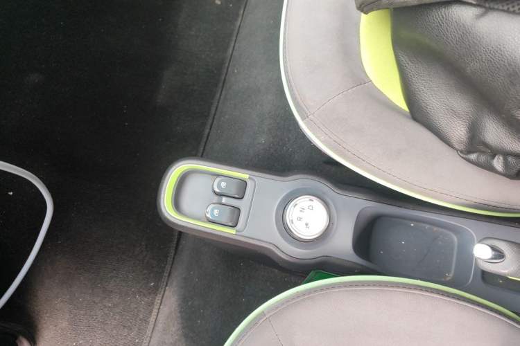 Used Baojun E100 2019 250KM Smart Drive Edition Gear Lever
