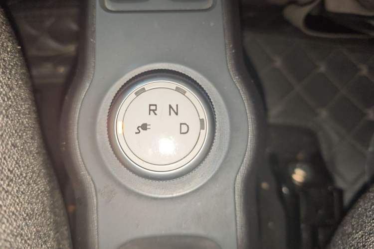 Used Baojun E100 2019 250KM Smart Drive Edition Gear Lever