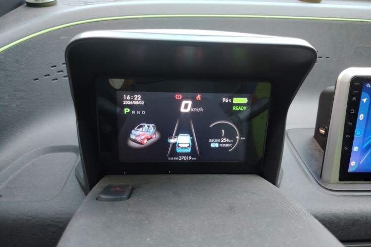 Used Baojun E100 2019 250KM Smart Drive Edition Instrument Cluster