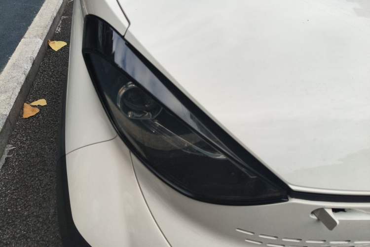 Used Baojun E100 2019 250KM Smart Drive Edition Right Front Headlight