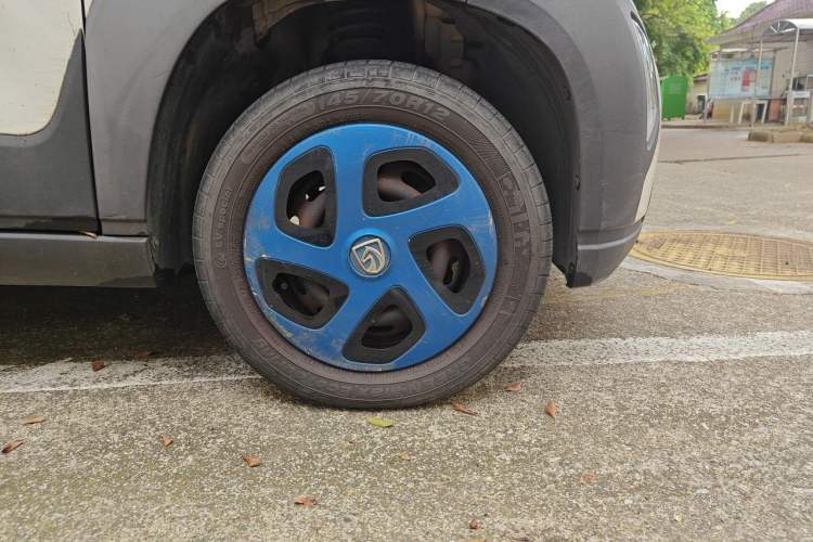 Used Baojun E100 2019 250KM Smart Drive Edition Right Front Wheel Hub