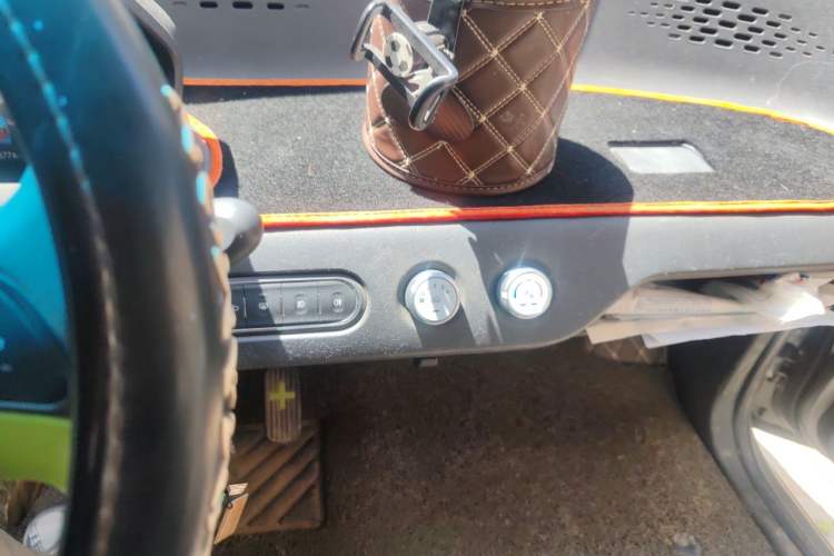 Used Baojun E100 2019 250KM Smart Drive Edition Audio And AC Panel