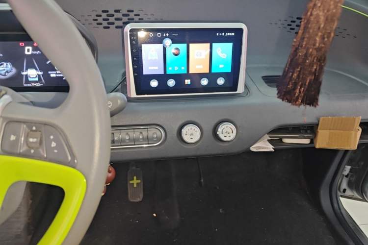 Used Baojun E100 2019 250KM Smart Drive Edition Audio And AC Panel