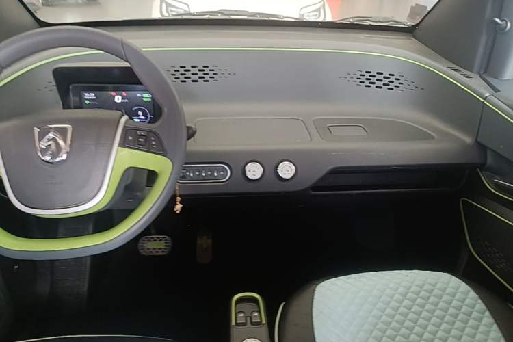 Used Baojun E100 2019 250KM Smart Drive Edition Audio And AC Panel