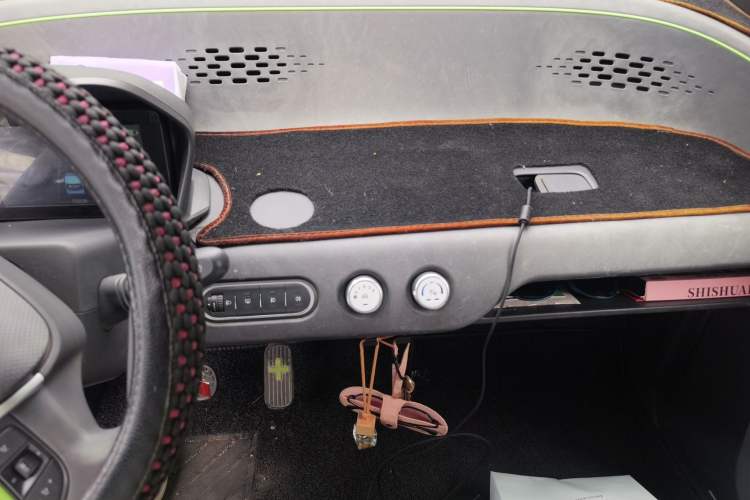 Used Baojun E100 2019 250KM Smart Drive Edition Audio And AC Panel