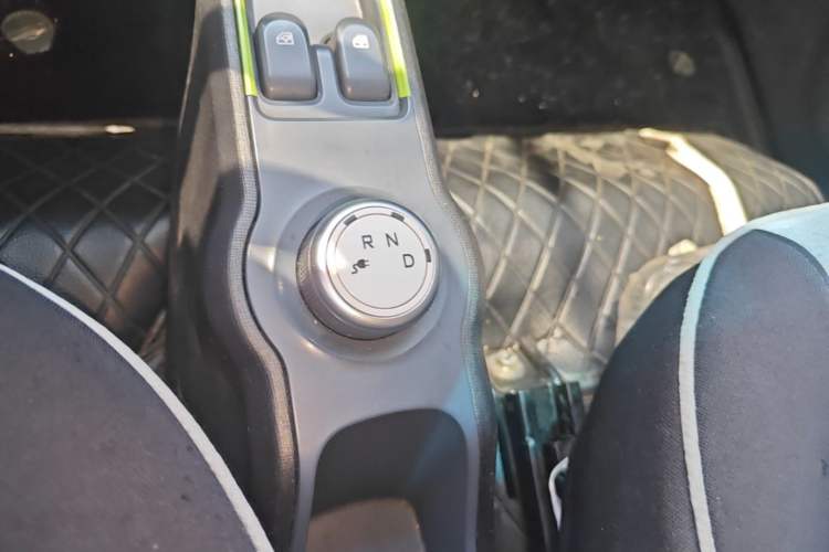 Used Baojun E100 2019 250KM Smart Drive Edition Gear Lever