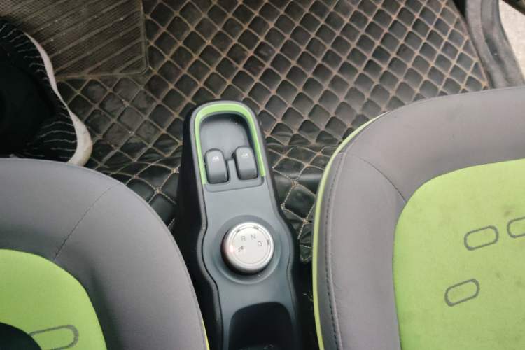 Used Baojun E100 2019 250KM Smart Drive Edition Gear Lever