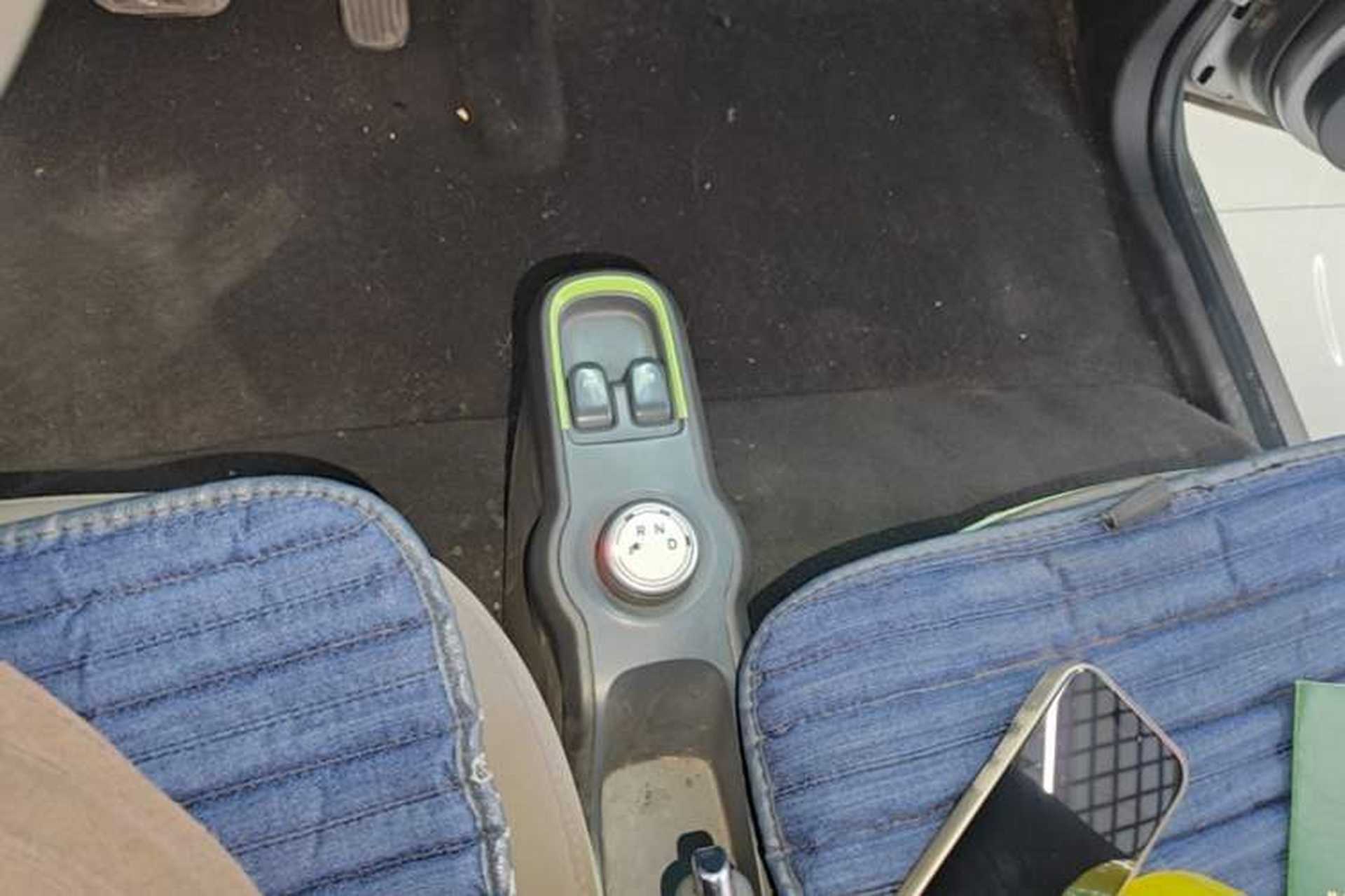 Used Baojun E100 2019 250KM Smart Drive Edition Gear Lever