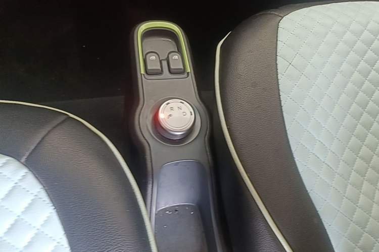 Used Baojun E100 2019 250KM Smart Drive Edition Gear Lever
