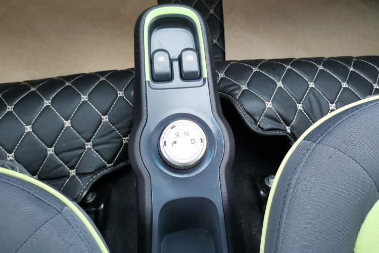 Used Baojun E100 2019 250KM Smart Drive Edition Gear Lever