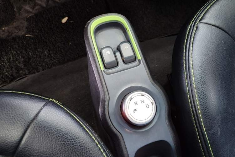 Used Baojun E100 2019 250KM Smart Drive Edition Gear Lever