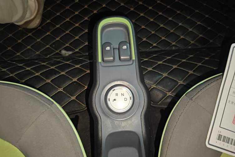 Used Baojun E100 2019 250KM Smart Drive Edition Gear Lever