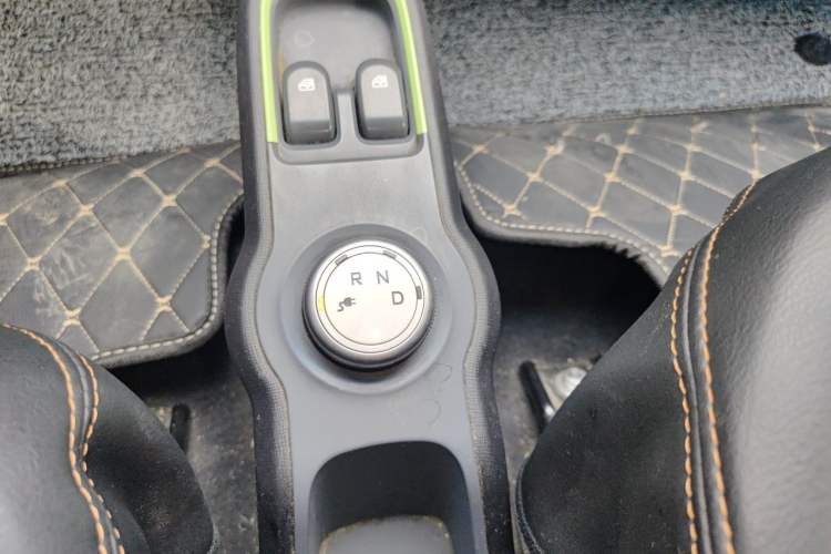 Used Baojun E100 2019 250KM Smart Drive Edition Gear Lever