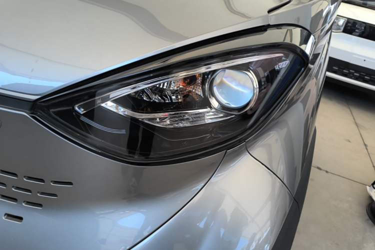 Used Baojun E100 2019 250KM Smart Drive Edition Left Front Headlight