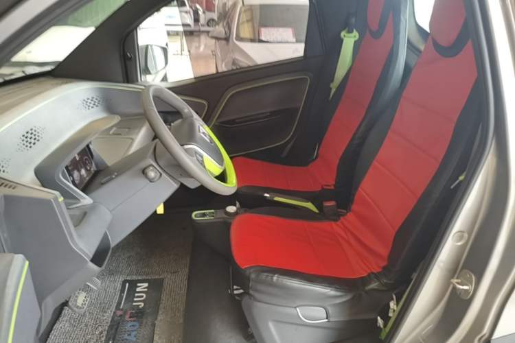 Used Baojun E100 2019 250KM Smart Drive Edition Left Front Seat