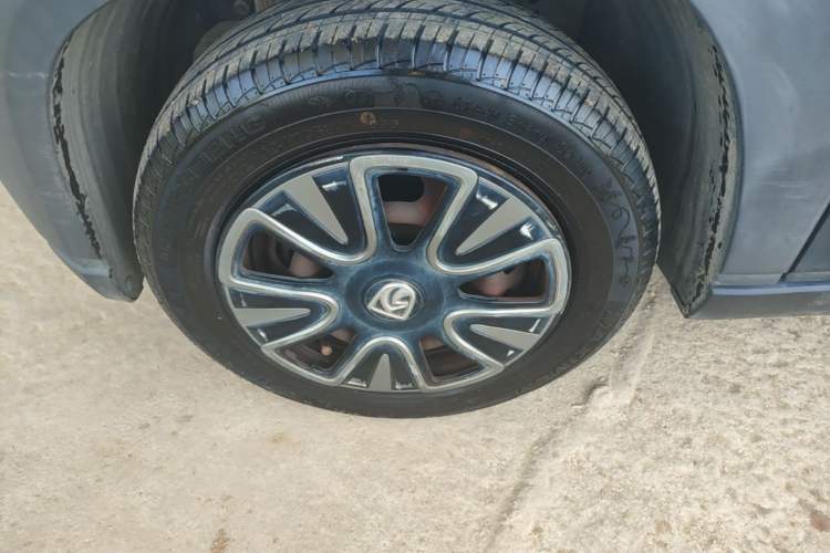 Used Baojun E100 2019 250KM Smart Enjoyment Version Left Front Wheel Hub
